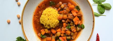 Marokkanische Gemüsesuppe mit Kichererbsen und Bulgur Marokkanische Gemüsesuppe mit Kichererbsen und Bulgur