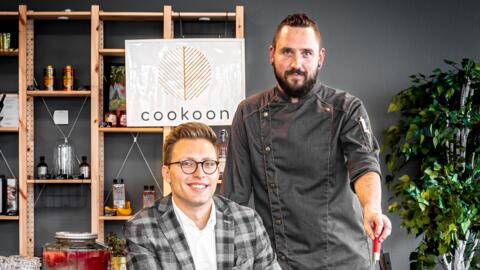 Zwei Mitarbeiter Cookoon