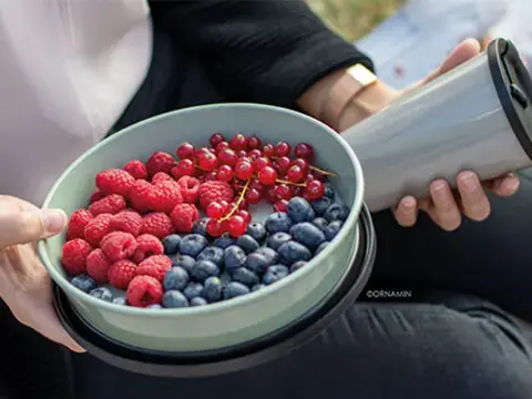 Mehrweggeschirr mit Box und Becher