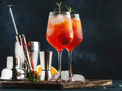 Zwei Gläser Campari Amalfi.