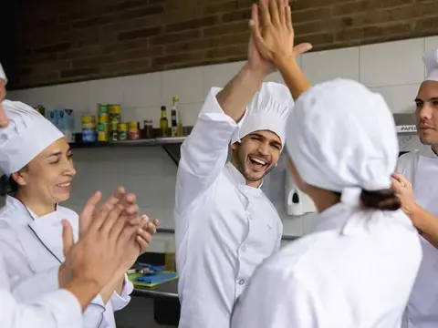 Ein Resilienzbotschafter, der sein Team motiviert.