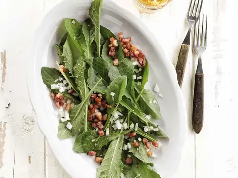 Loewenzahnsalat-mit-Speck.jpg