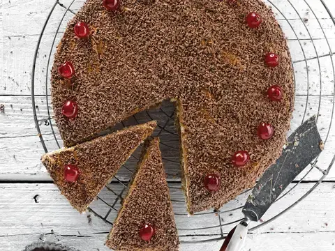 Schokoladen-Buttercreme-Torte.jpg